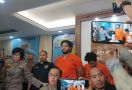 Penampakan Ammar Zoni Kenakan Baju Oranye Setelah Ditetapkan sebagai Tersangka - JPNN.com