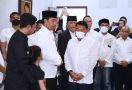 Takziah ke Rumah Duka Almarhumah Istri Moeldoko, Jokowi Berpesan Begini - JPNN.com