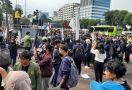 Ratusan Mahasiswa dari BEM Se-Jabodetabek Gelar Demo Tolak Perpu Ciptaker - JPNN.com