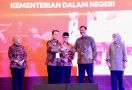 Mewakili Mendagri, Dirjen Bina Keuda Terima Digital Government Award 2023 - JPNN.com