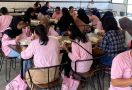 Srikandi Ganjar Kalbar Menggelar Pelatihan Hias Cupcake di Pontianak - JPNN.com