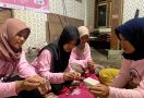 Srikandi Ganjar Gandeng Milenial Kebumen Untuk Mengolah Limbah Plastik - JPNN.com