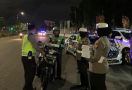 Driver Ojol Semringah Dapat Sahur Gratis dari Satlantas Polresta Pekanbaru - JPNN.com