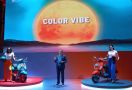 Vespa Meluncurkan Primavera Color Vibe, Warnanya Nyentrik, Sebegini Harganya - JPNN.com