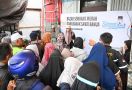 Sukarelawan Sandiaga Uno Gelar Bazar Sembako Murah di Kalsel - JPNN.com
