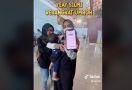Baik Banget, Ria Ricis Beri Hadiah Umrah ke Tour Guide Pribadinya - JPNN.com
