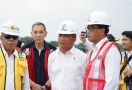 Tinjau Tol Cisumdawu, Menko PMK Optimistis Urai Kemacetan Mudik Jabar - JPNN.com