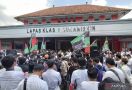 Sejumlah Tokoh Ikut Menjemput Anas Urbaningrum di Lapas Sukamiskin, Termasuk Rektor - JPNN.com