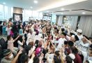 300 Anak Panti Asuhan Semringah Diajak Berkeliling di Kantor PNM - JPNN.com