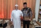 Kunjungi Habib Rizieq Shihab, Heikal Safar Jaga Tali Silaturahmi - JPNN.com