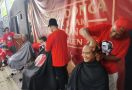Bu Mega Capreskan Ganjar, Kader PDIP di Dapil Mbak Puan Cukur Gundul untuk Syukuran - JPNN.com