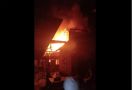 Sedih, Empat Rumah Warga di Barito Utara Terbakar saat Malam Takbiran - JPNN.com