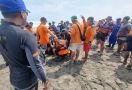 Terseret Ombak di Pantai Parangtritis, Seorang Pelajar Ditemukan Sudah Meninggal - JPNN.com