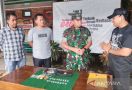 Joko Curiga Menemukan Tas di Belakang Rumah, Anggota TNI Datang, Ternyata Isinya - JPNN.com