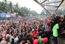 Ribuan Warga Sambut Kehadiran Ganjar di Alun-Alun Jember - JPNN.com