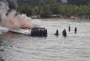 Speedboat Operasional Bupati Teluk Wondama Terbakar, 1 Orang Tewas - JPNN.com