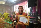 Bupati Sumedang Dony Ahmad Munir Juara Keterbukaan Informasi Publik 2023 - JPNN.com
