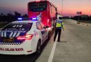 Bus DPRD Kota Surabaya Kecelakaan di Pasuruan, Begini Kejadiannya - JPNN.com