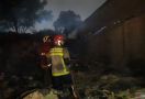 Kebakaran di Tangerang, Sekeluarga Luka-Luka, Satu Orang Kritis - JPNN.com