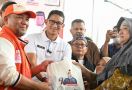 Sandiaga Uno dan Kamil Syaikhu Adakan Bazar Sembako Murah di Kota Bekasi - JPNN.com