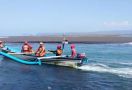 Perahu Nelayan Diterjang Ombak di Pantai Cemara, Dua Orang Hilang - JPNN.com