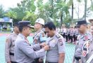 Bripka Andi Suhendra Dipecat dari Polri, Baju Dinasnya Dicopot Kapolres, Lihat - JPNN.com