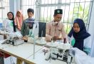 Kiai Muda Jatim Gelar Pelatihan Menjahit bagi Santri di Bojonegoro - JPNN.com