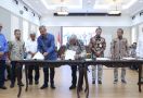 Pertamina Jalin Kontrak Kerja Sama Pengelolaan WK Peri Mahakam dan WK East Natuna - JPNN.com