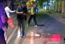 Seorang Pelajar Ditemukan Tewas di Pinggir Jalan, Ada Luka Tusukan, Polisi Sudah Bergerak - JPNN.com