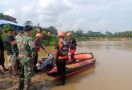 Detik-Detik Melinda Tenggelam di Sungai Tembesi, Semoga Segera Ditemukan - JPNN.com
