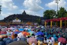 Puncak Perayaan Waisak 2023, Ribuan Umat Buddha Khidmat Berdoa di Candi Borobudur - JPNN.com