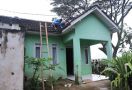 141 Rumah Rusak Diterjang Angin Puting Beliung di Kabupaten Bandung - JPNN.com