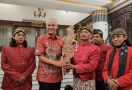 Ganjar Diberi Wayang Prabu Kresna dan Didukung Forum Komunikasi Dalang jadi Presiden - JPNN.com