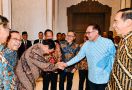 Temui PM Malaysia, Jokowi Bawa Prabowo, Lihat Ekspresi Mereka - JPNN.com