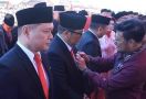 Selamat, Bupati Sanjaya Raih Penghargaan Satyalancana Wira Karya - JPNN.com