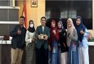 Ribuan Mahasiswa Curhat pada Ginanjar Rahmawan, Sang Dosen Online Skripsi - JPNN.com