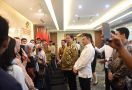 Tingkatkan Kualitas SDM, Menko Airlangga Lepas Peserta Program Magang ke Hungaria - JPNN.com