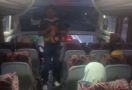 Aksi Premanisme Bikin Resah Penumpang Bus - JPNN.com