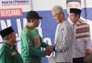 Gubernur Kader PKS Berkaus Hijau di Acara Perindo, Ganjar: Mau Ikut Mas Sandi? - JPNN.com