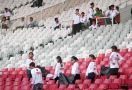 Komunitas Binaan PDIP Sigap Bersihkan Stadion GBK Setelah Puncak Bulan Bung Karno - JPNN.com