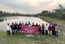 Ganjar Milenial Tebar Bibit Ikan dan Tanam Pohon di Bojonegoro - JPNN.com