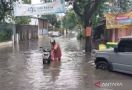 Baru Diguyur Hujan, Jakarta Selatan Sudah Banjir - JPNN.com