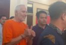 Pierre Gruno Sudah Berbaju Tahanan, Tangannya Diborgol, AKBP Irwandhy Beri Penjelasan - JPNN.com