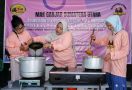 Mak Ganjar Gelar Pelatihan Pembuatan Jamu Tradisional Bareng Ibu-Ibu di Medan - JPNN.com