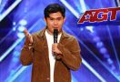 Cakra Khan Dapat Standing Applause dari 4 Juri America's Got Talent - JPNN.com