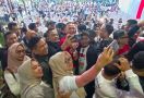Teriakan Iwan Bule Jabar 1 Menggema di Kuningan, Dijawab dengan Prabowo Presiden 2024 - JPNN.com