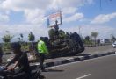 Pecah Ban, Pikap Terguling di Jalan Bypass BIL II Lombok Barat - JPNN.com