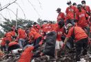 Ratusan Pemuda Tangsel Ikut Aksi Buser Sampah PSI - JPNN.com