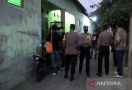 Densus 88 Geledah Dua Rumah Warga di Cemani Sukoharjo - JPNN.com
