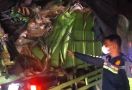 Bus Pariwisata Tabrak Truk di Tol Pekanbaru-Dumai, 5 Penumpang Luka-luka - JPNN.com